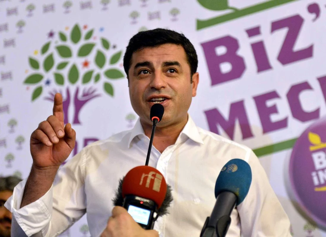 Le combat de Selahattin Demirtaş et d’Asli Erdoğan, c’est devenu notre combat, par Tieri Briet