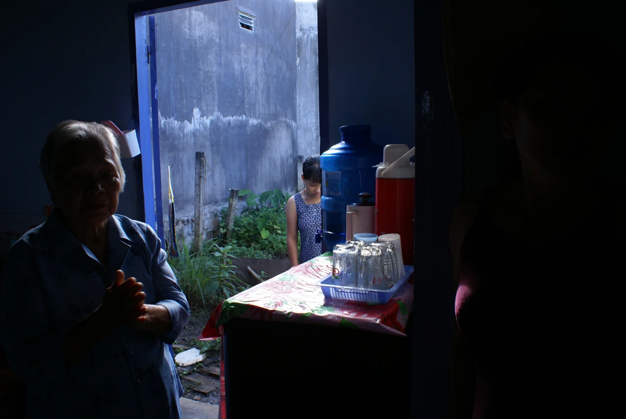 Indochine (1/5) : La mère alla dormir sous les dalles du cloître, par Candice Nguyen