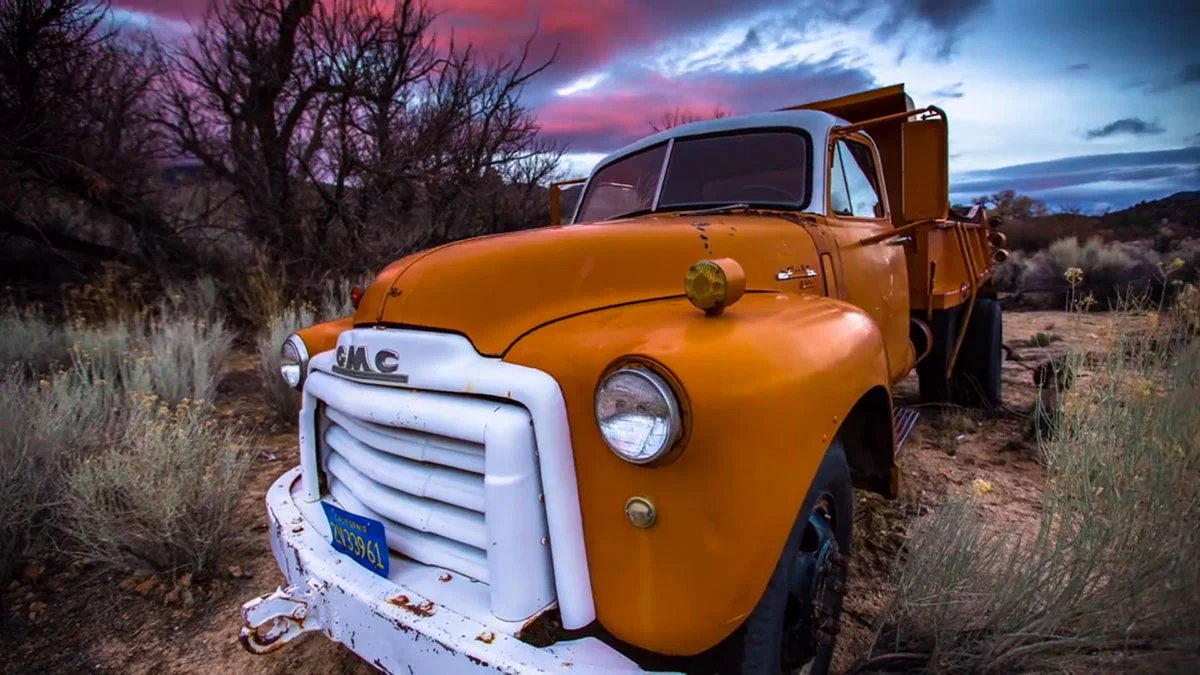 En Méditerranée, Sébastien Ménard rythme les frontières à l'odeur du gasoil