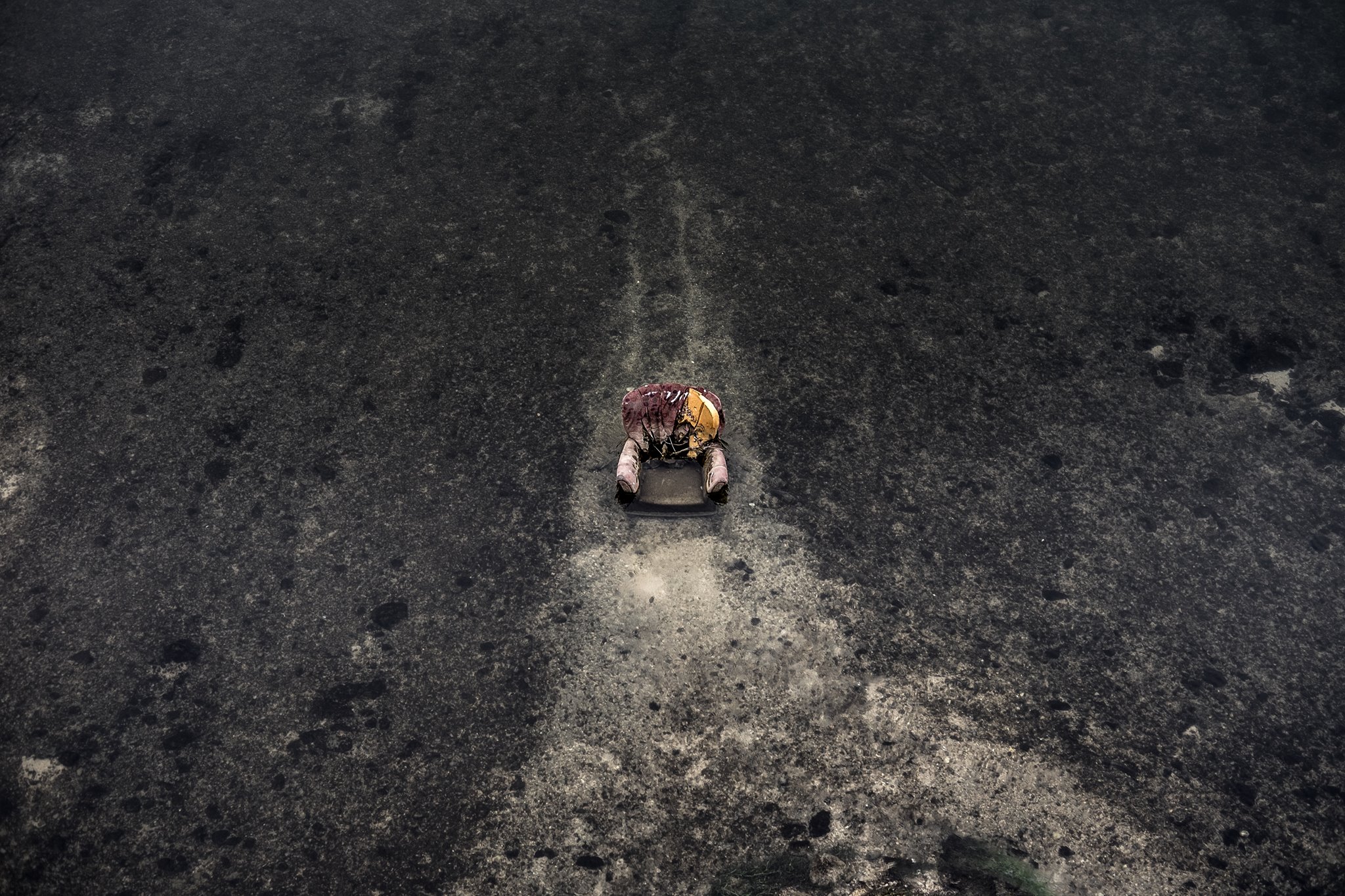 Un fauteuil abandonné dans la Marne, Châlons-en-Champagne, janvier 2017. Photo: Olivier Favier.