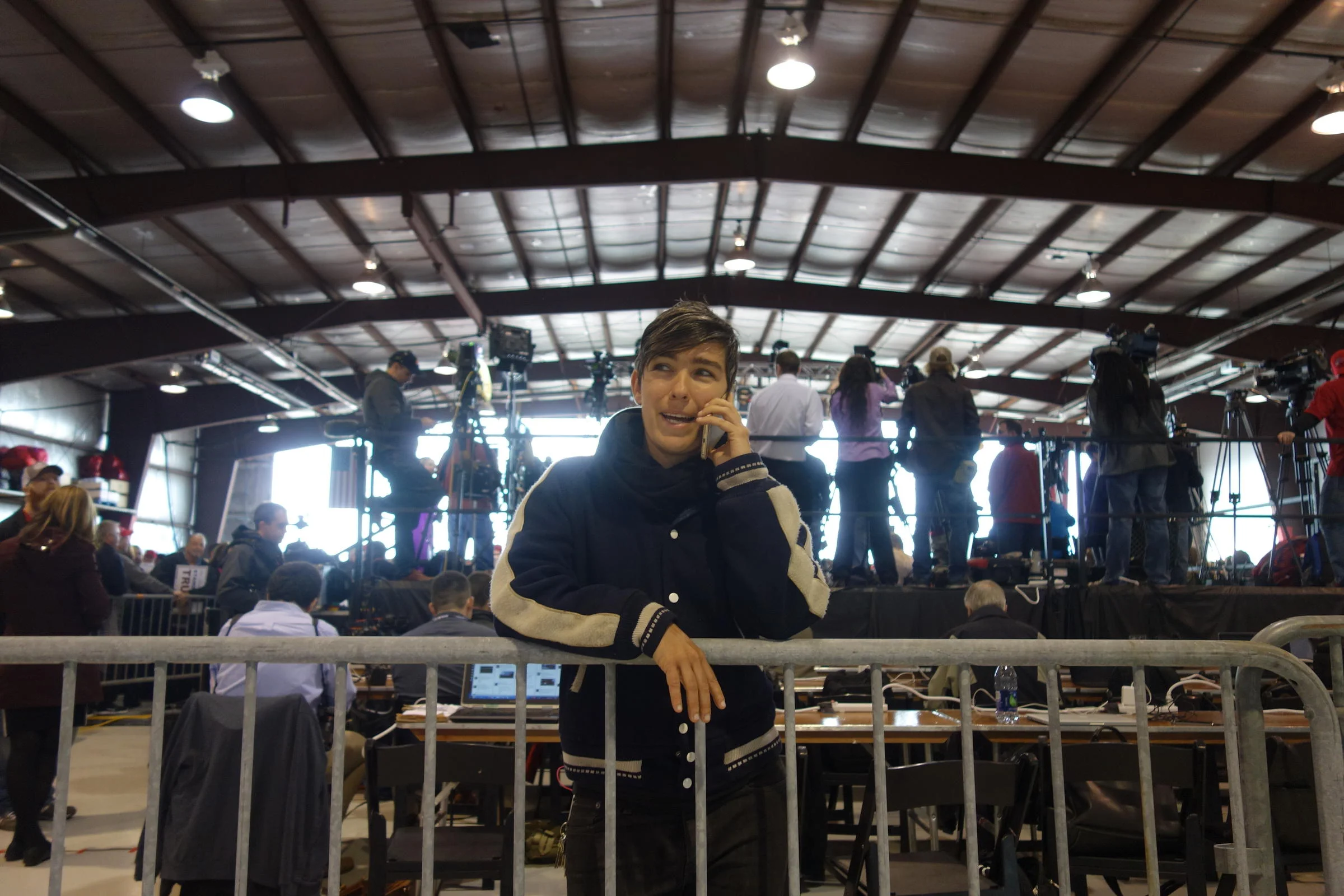 Il rejette l'"objectivité" : licencié. La mésaventure d'un journaliste trans au Trumpland