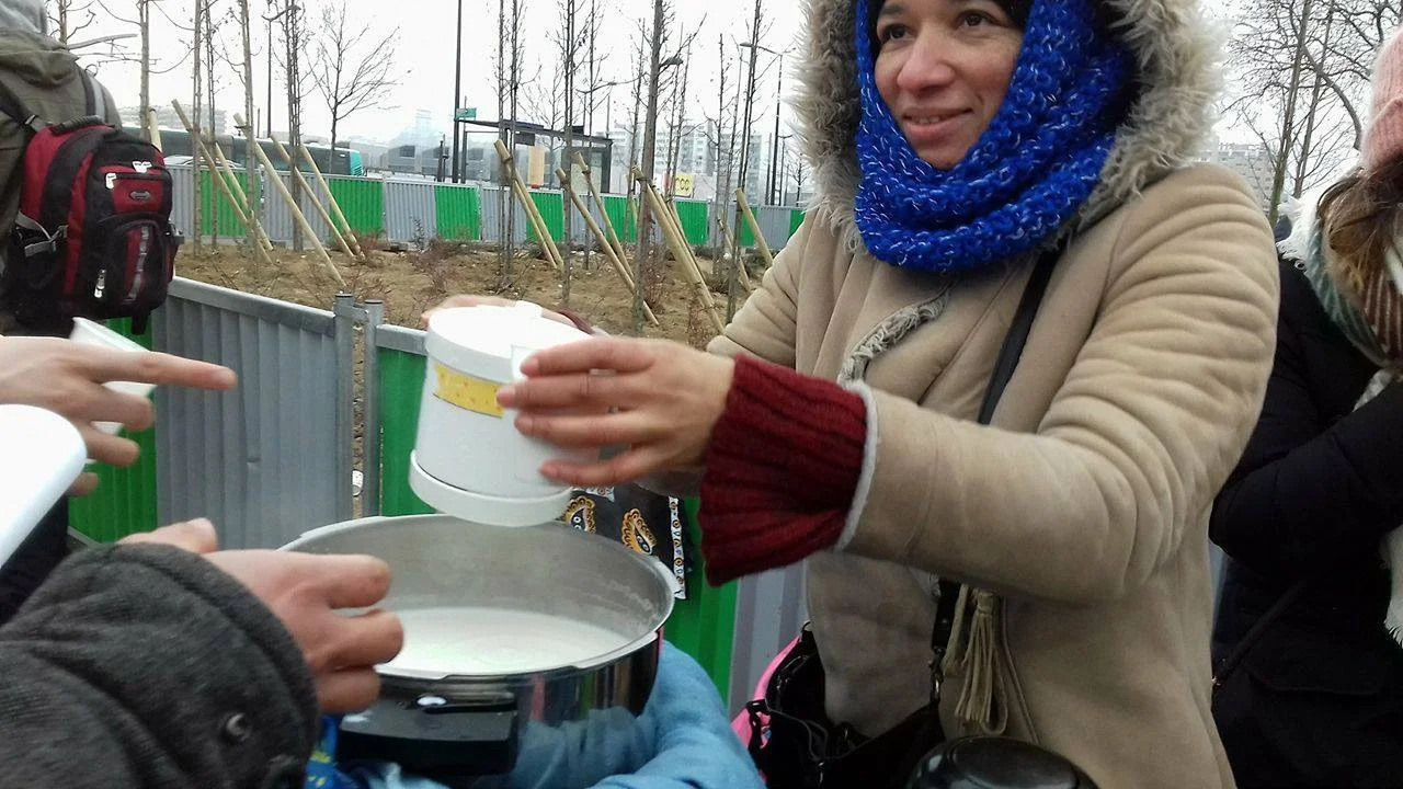 PORTE DE LA CHAPELLE : IL EST INTERDIT DE NOURRIR LES ÉTRANGERS