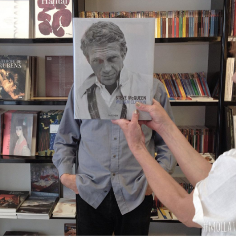 Style (intello) : se mettre en scène avec un livre et cultiver son swag