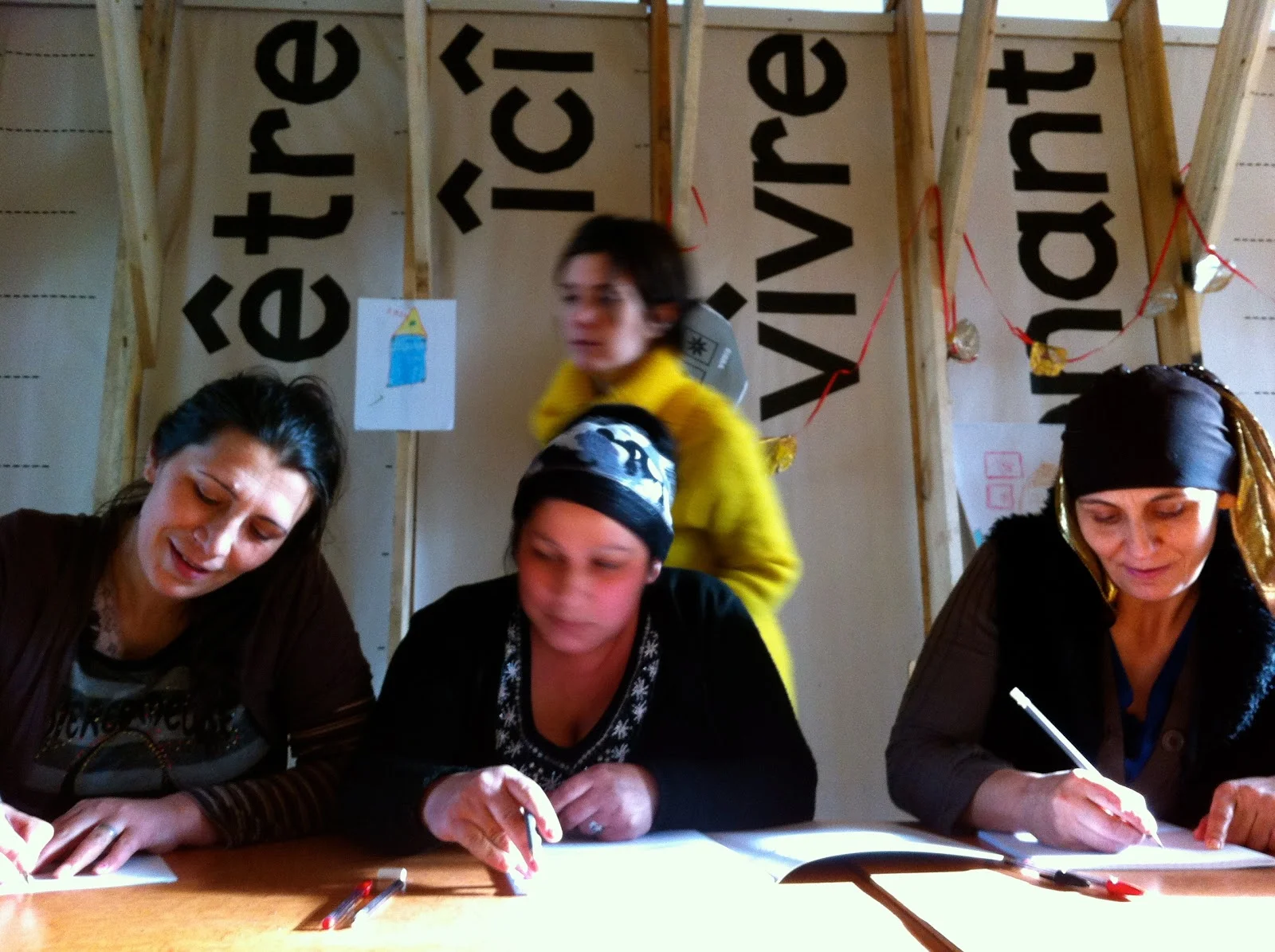 Ris-Orangis : 4 ans de lutte du PEROU pour loger 40 familles de Roms