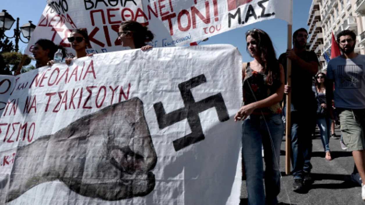 Le fascisme ne vient jamais seul, par Dimitris Alexakis