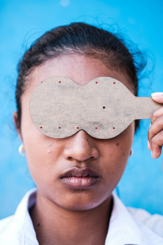 Rebecca Chew : Two Eyes Good, Four Eyes Bad