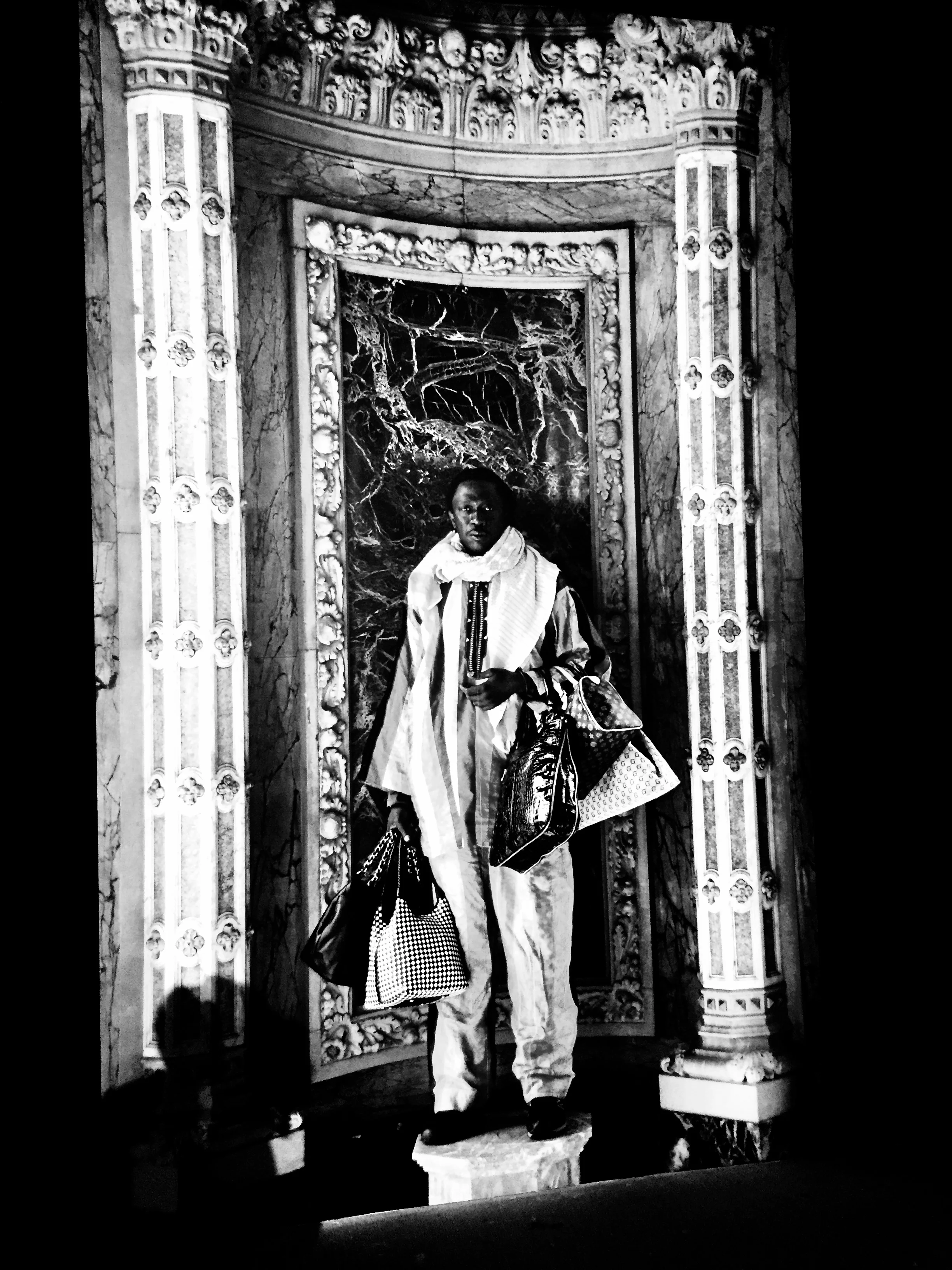 Visite de l'exposition "Afriques Capitales", avec deux s.