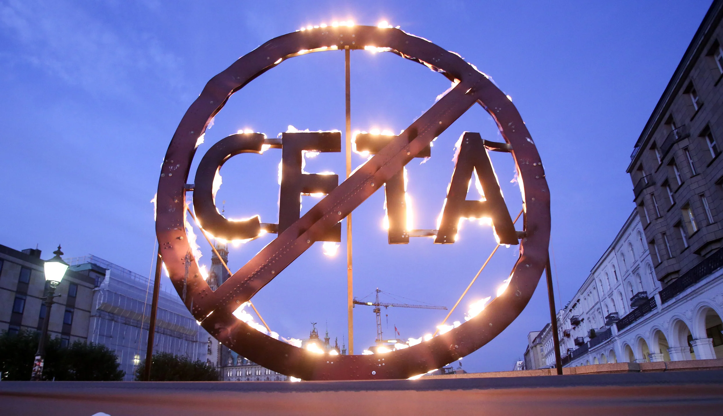 CETA-protest-Hamburg-c-Bodo-Marks-Greenpeace-e1477584006599.jpg