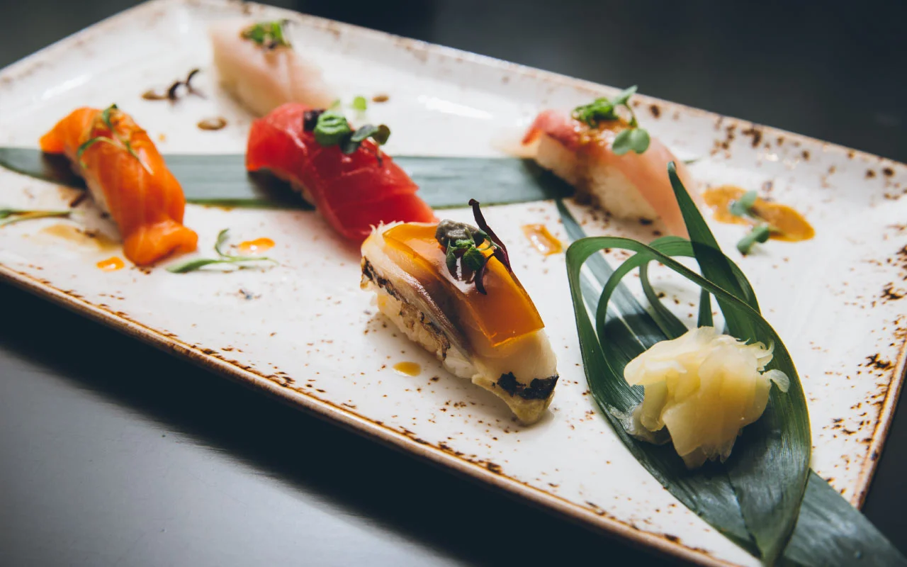 Avec Nathan Hill, comment basculer du socialisme vers les sushi