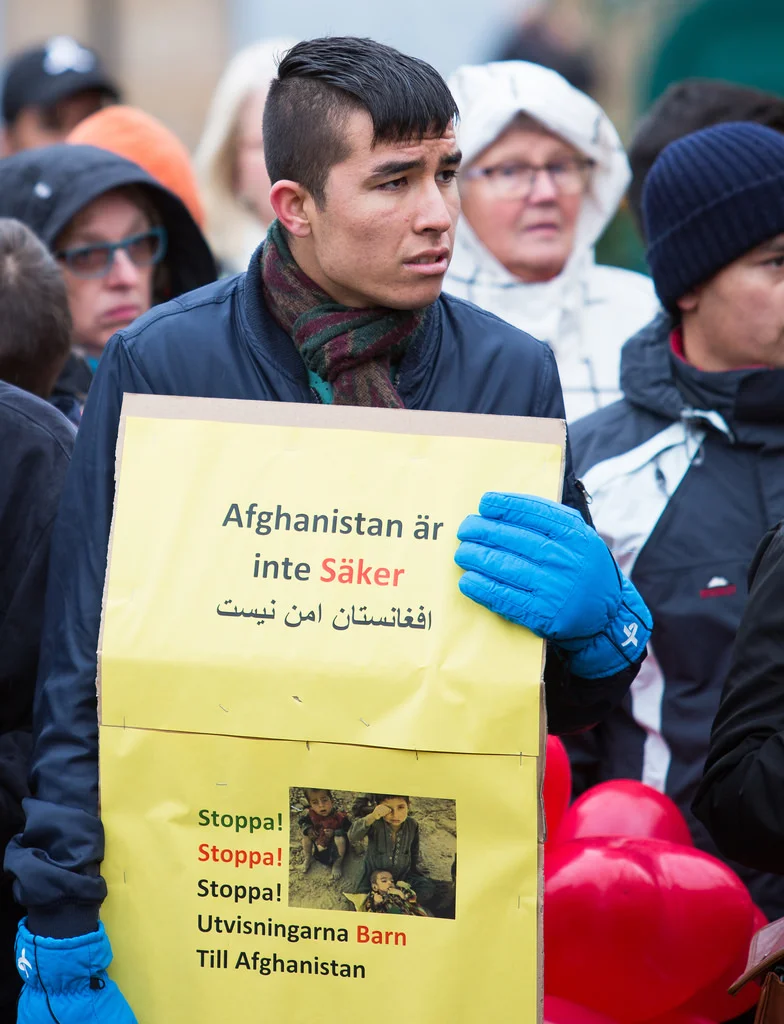 « Retour forcé vers l’insécurité » : l’expulsion massive des Afghans par les pays européens