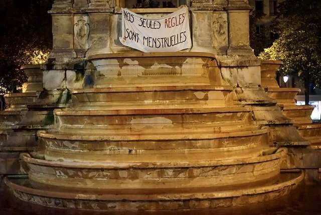 Action du collectif féministe INSOMNIA contre les tabous des règles