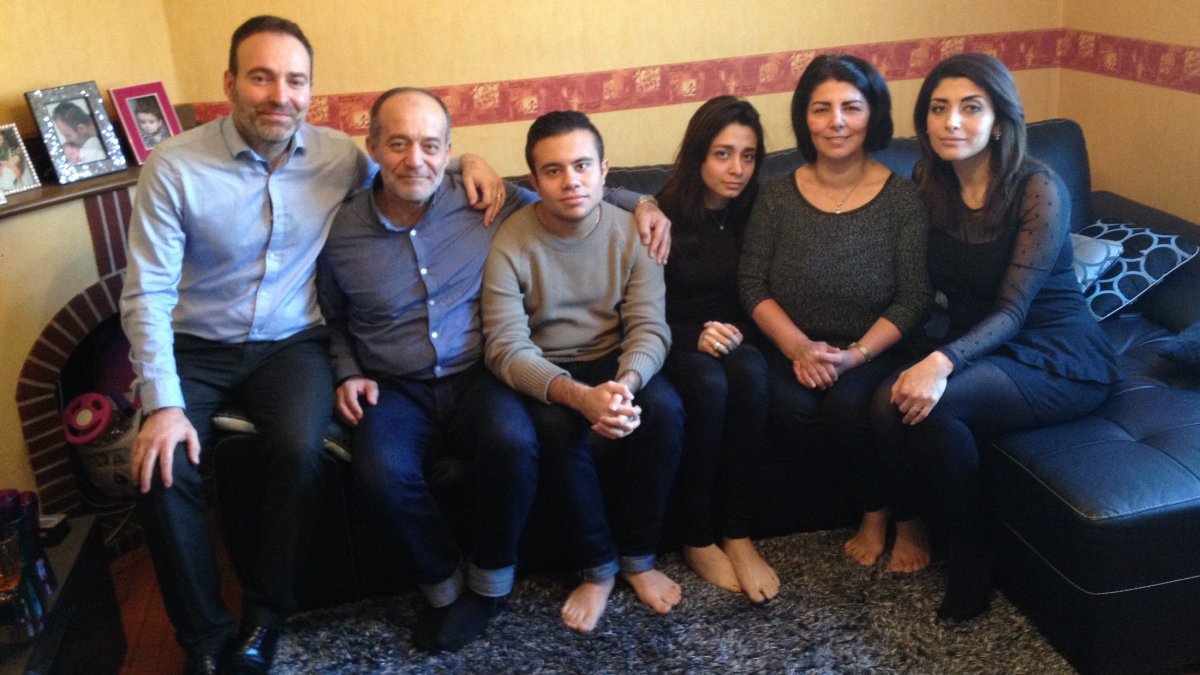 Poursuivi pour avoir secouru sa belle-famille syrienne, il écrit une lettre ouverte à Macron