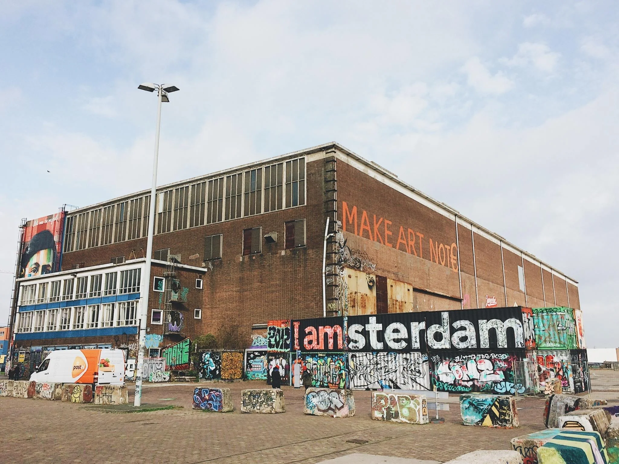 Transformation urbaine, écologie et expression artistique : dans le ventre des docks d'Amsterdam