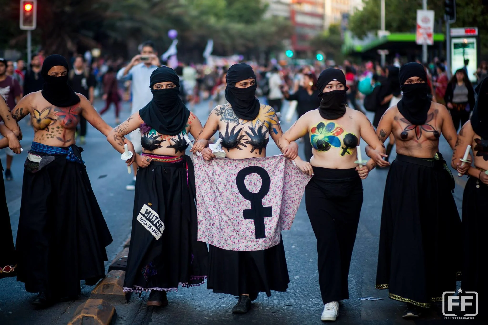 Santiago, Chili. Manifestation contre le patriarcat. Photographie de Frente Fotográfico