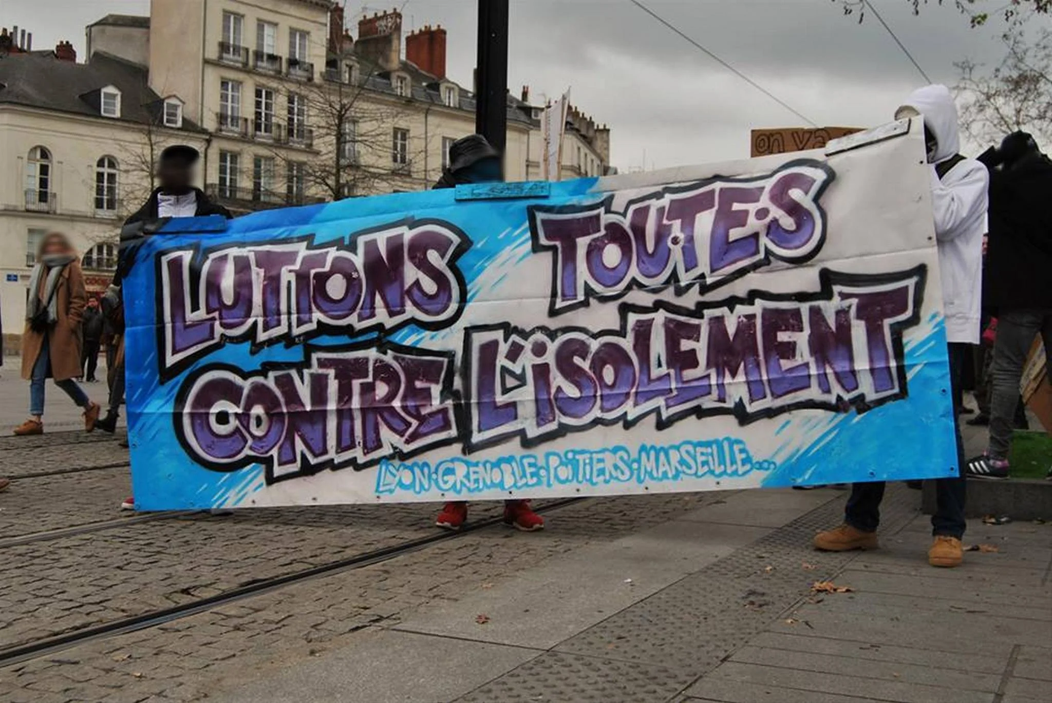 "Un toit, un droit" : les occupations solidaires d'étudiants et de migrants se multiplient 