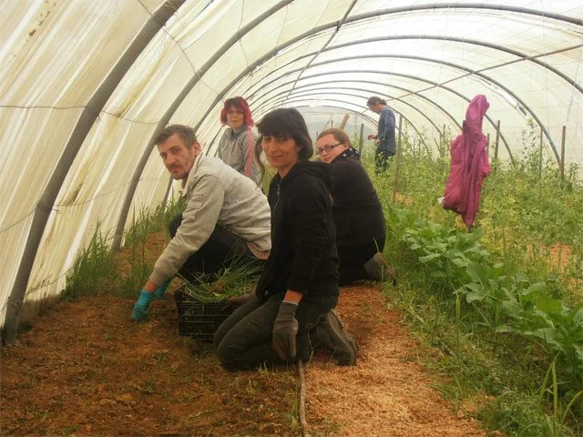Le Village_groupe-sous-tunnel-640x480.jpg