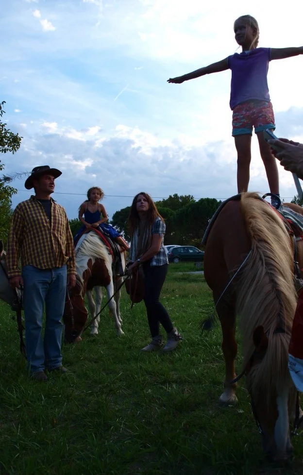 Au maquis_deboutcheval-e1442396218489-624x979.jpg