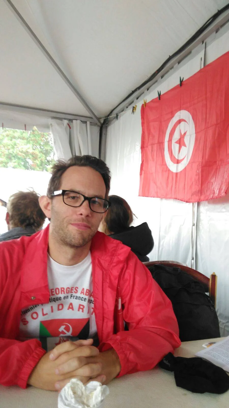 Georges Louis, cinq mois de prison avec sursis pour port de banderole