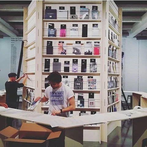 Vision de l'expo en cours avec les 200&nbsp; livres à consulter sur place