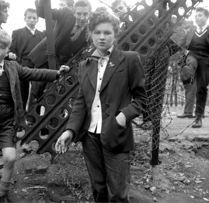 Jean Rayner, the last of the Teddy Girls, 1954. Une photo de Ken Russell