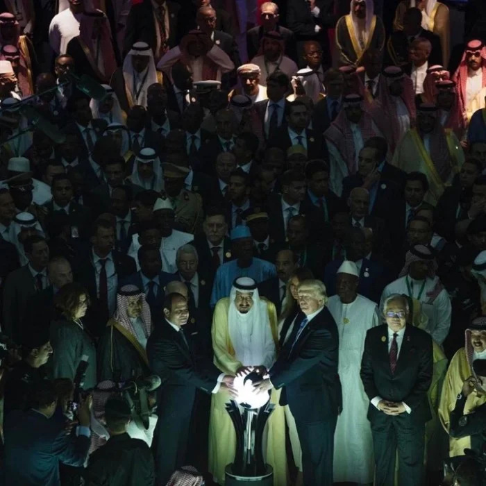 Al Sissi avec Trump et le roi Salman...