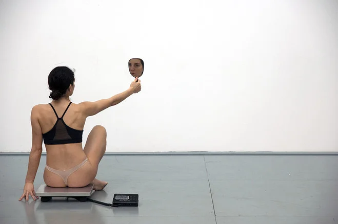 Lenio Kaklea danse la geste d'Aubervilliers