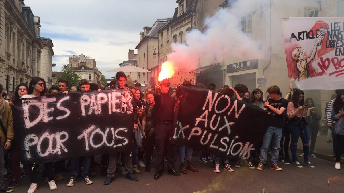 Expulsion d'un mineur ou comment ruiner l'avenir d'un lycéen, par Agathe Marin pour la Cimade