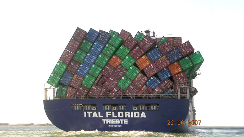 Le monde, de la vigie d'un porte-container  avec la Traversée de Francis Tabouret