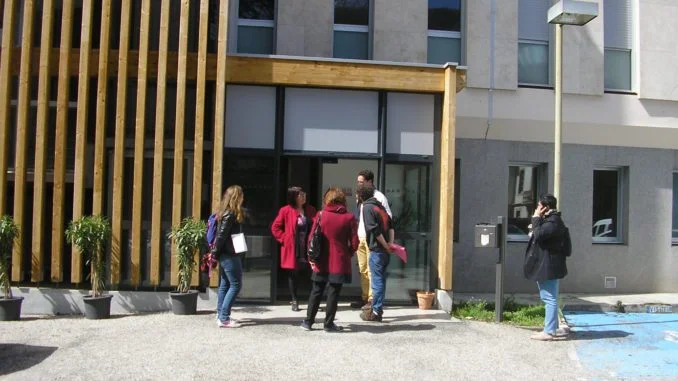 precaires-de-leducation-nationale-ca-bouge-npa-678x381.jpg