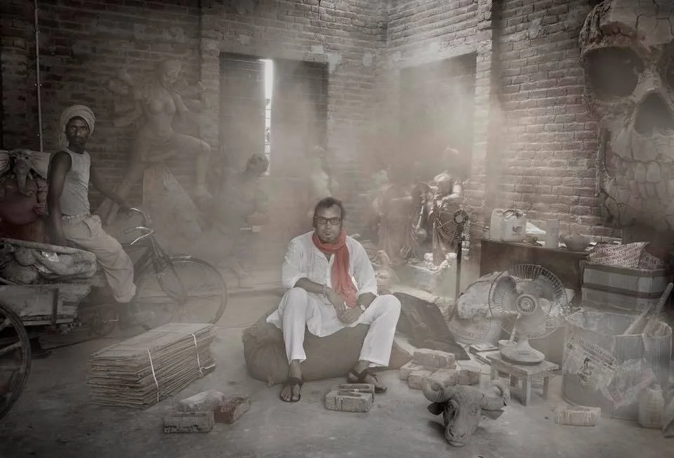 Suboth Gupta, l’artiste indien dans son studio de New Delhi - Gérard Rancinan