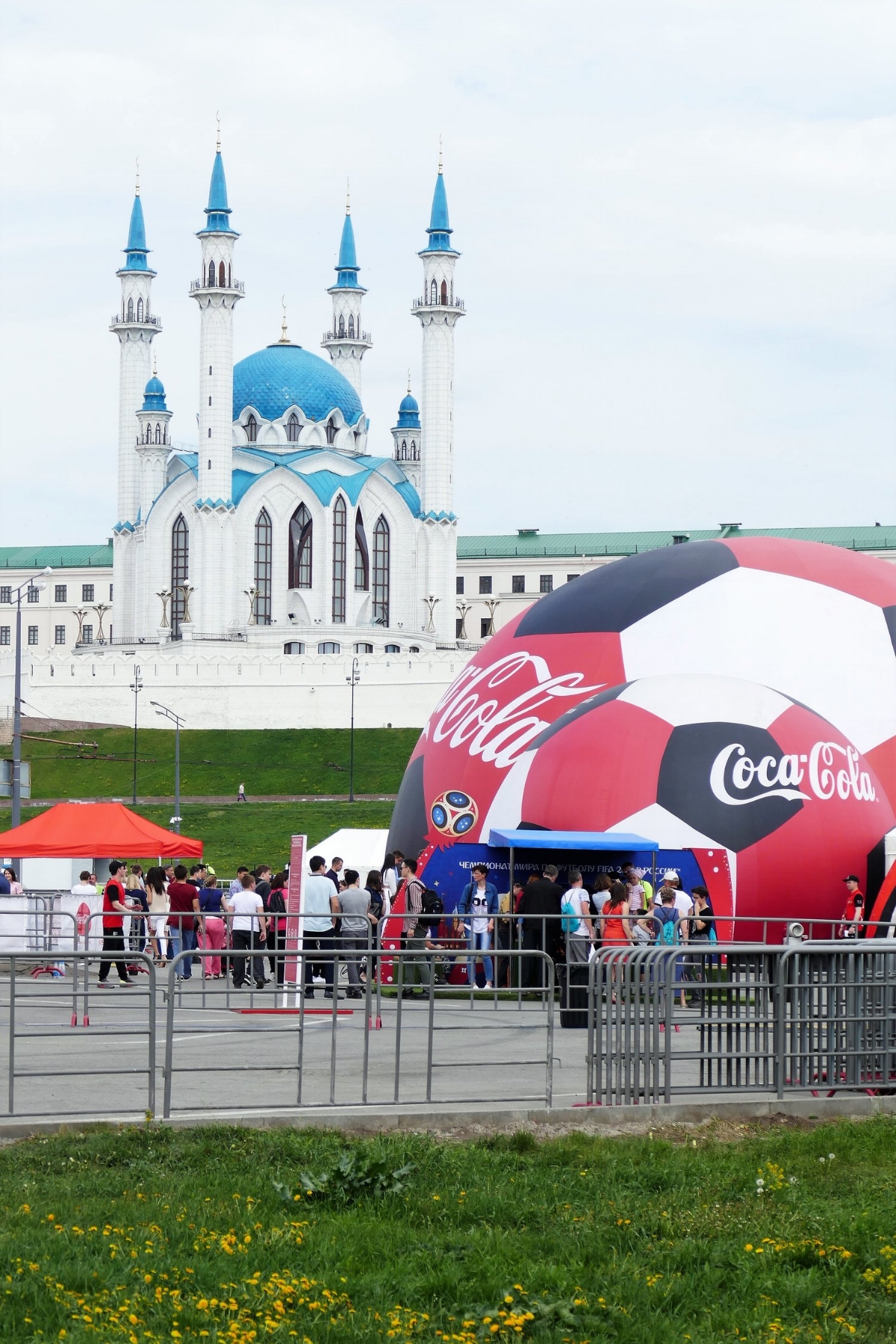 Coupe du monde de football : Kazan Cola et l’à peu près rencontre du trophée mondial
