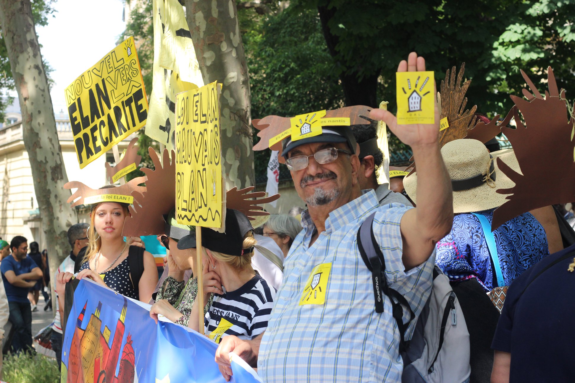Manifestation contre la loi ELAN sur le logement.