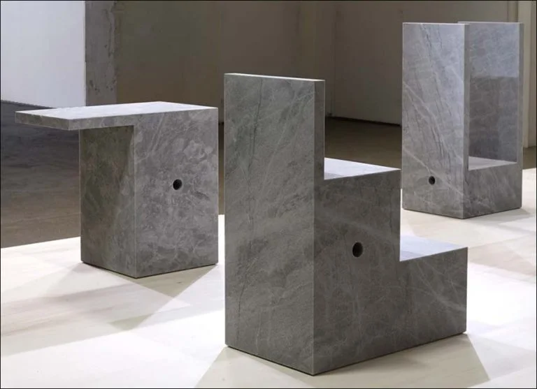 Des volumes marbrés de Konstantin Grcic