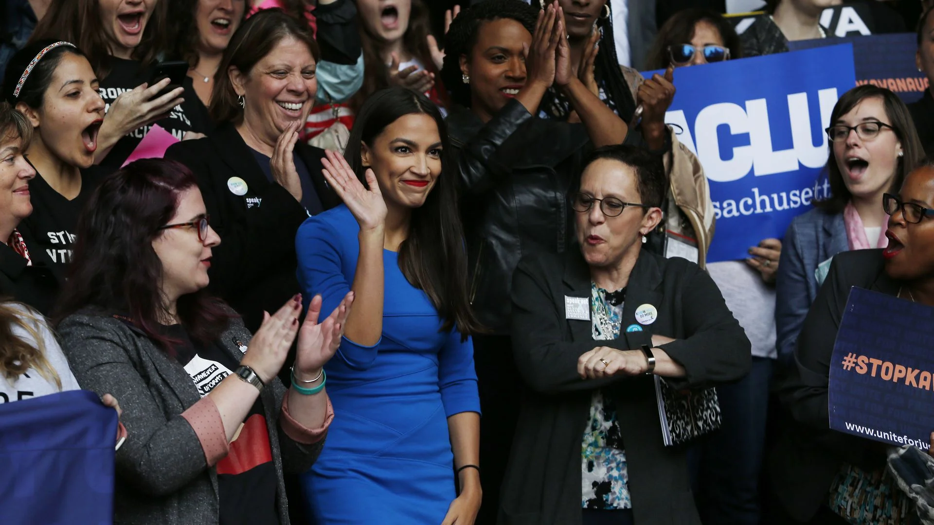 Victoire des démocrates au Congrès, mais Donald Trump devra-t-il commencer à rendre des comptes ?