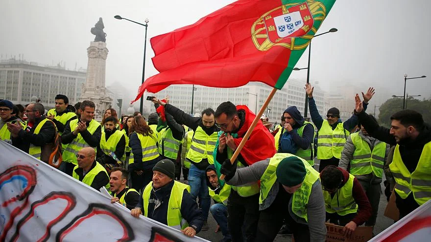 N'est pas Gilet jaune qui veut, par exemple au Portugal