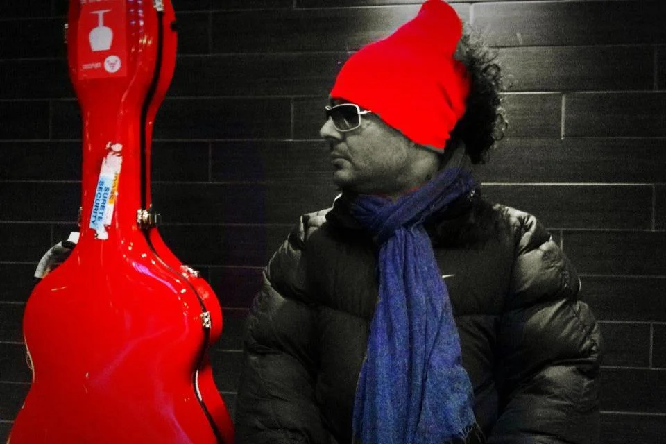 Aziz Sahmaoui au New Morning pour un gnawa universel