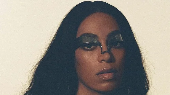 Le When I Get Home de Solange en modèle black &amp; beautiful 2019