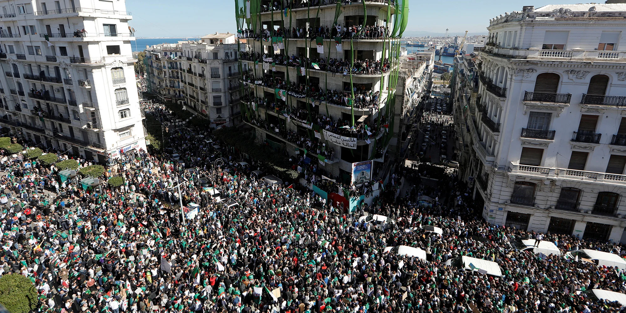 Cinquième vendredi de mobilisation : l’Algérie attend une réponse sérieuse du pouvoir