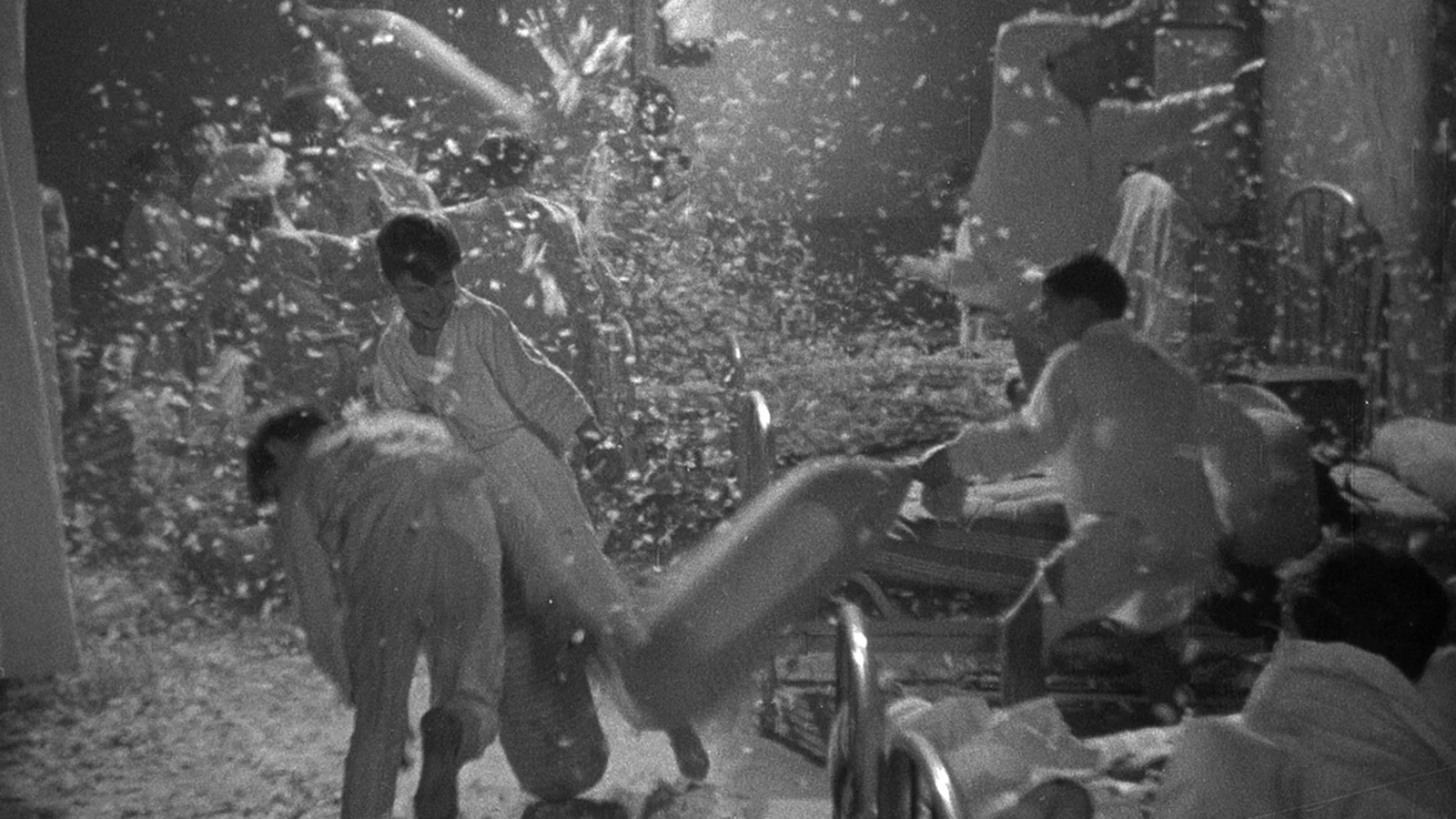 Ce photogramme du “Zéro de conduite” de Jean Vigo a été ajouté au texte par l’équipe de L’Autre Quotidien.