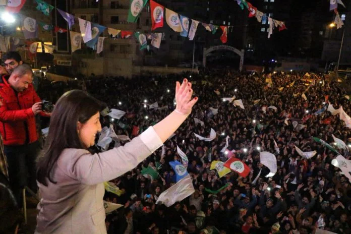 Élections en Turquie : les Kurdes ont fait perdre les grandes villes à Erdogan