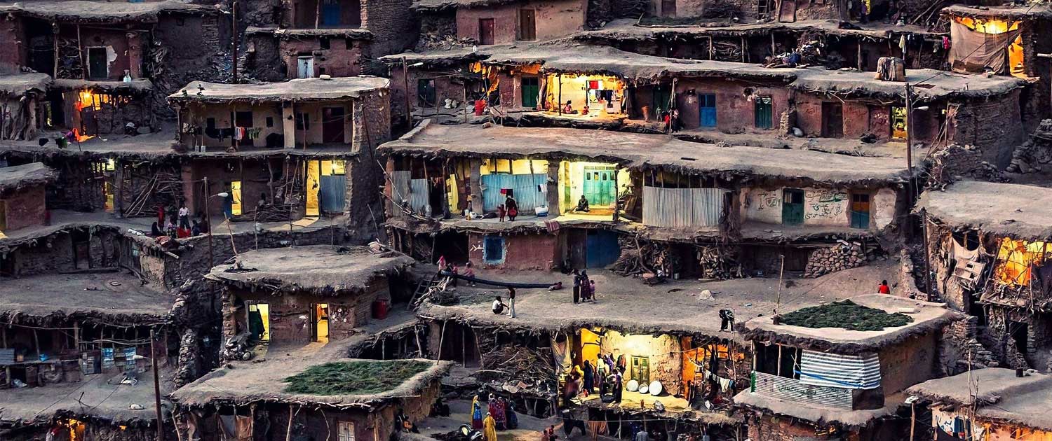 A la source, la nuit : l'enfance kurde à la poésie communicative de Seyhmus Dagtekin