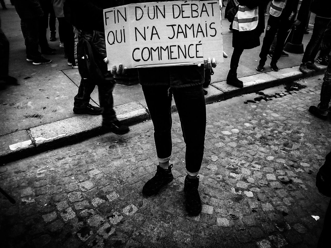 photo : @Riot_N_Chill via La rue ou rien