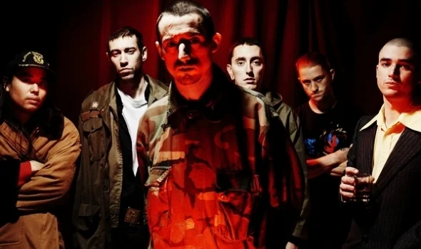 Serfs Up, la réunion de famille des Fat White Family