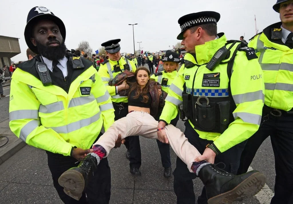 XR-protest-at-Waterloo-Bridge.jpg