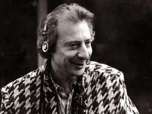Luc Ferrari passe au rouge avec ses œuvres livresques en anglais