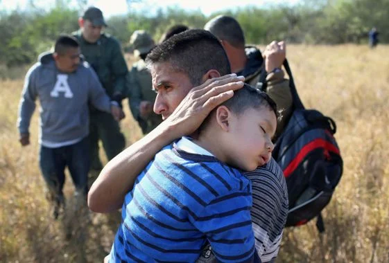 Valeria Luiselli : "Raconte-moi la fin". Lecture indispensable sur le scandale des enfants migrants arrêtés à la frontière du Texas