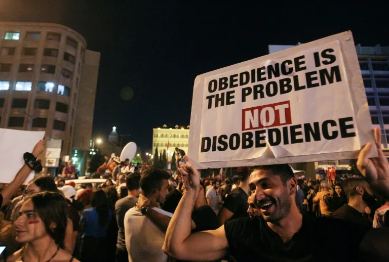 L'art de la joie comme l'insurrection dans nos rues. Par Tieri Briet