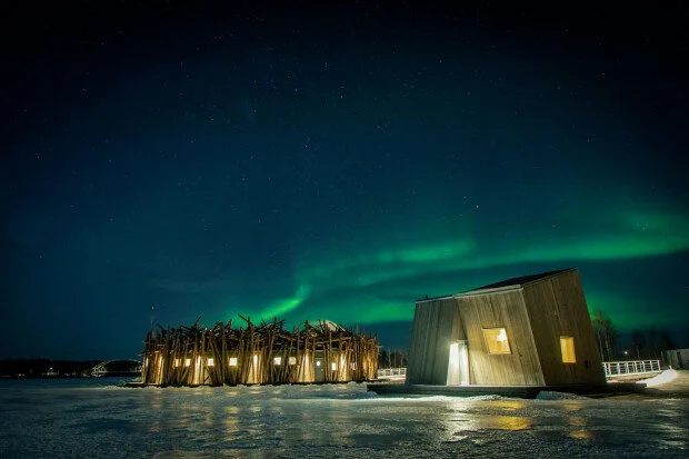 Arctic Bath, l'hôtel flottant au pied des aurores boréales en Laponie 