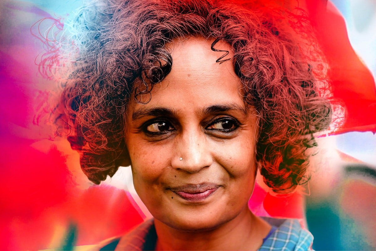Arundhati Roy sur les pogroms à Delhi : "Voici notre version du coronavirus. Nous sommes malades !"