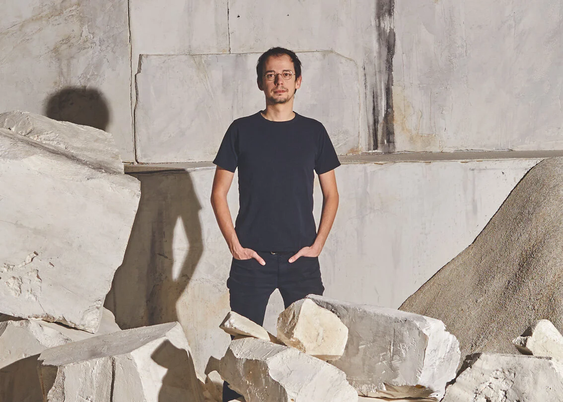 Rone envisage la crise en grand avec "Room With a View"